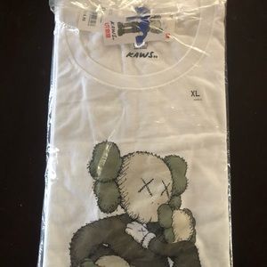 Uniqlo x Kaws t-shirt